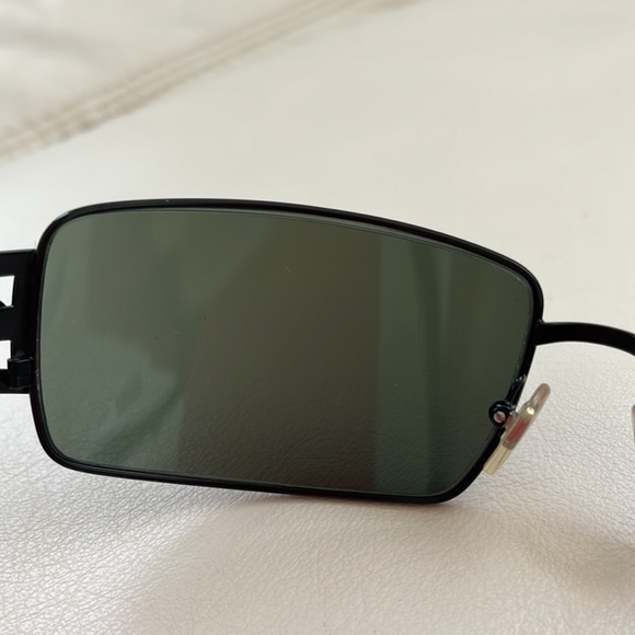 BOUTIQUE Vintage Versace Medusa sunglasses